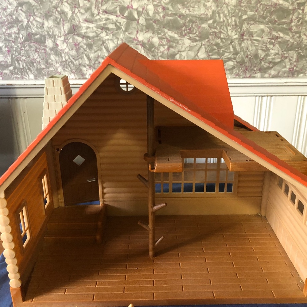 Child’s Calico house and all calicos and accessories